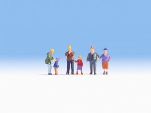 Noch 15930 Familie Meier im Winter H0