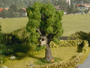 Noch 21766 Baum mit Baumhaus N-Spur