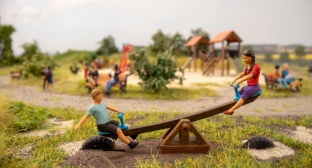 Noch 13400 micro-motion Kinderwippe H0
