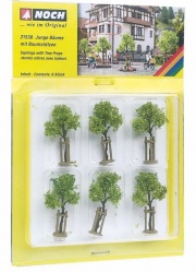 Noch 21538 Junge B�ume mit Baumst�tzen H0