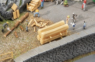 Faller 180872 2 Schwartenbretterstapel H0