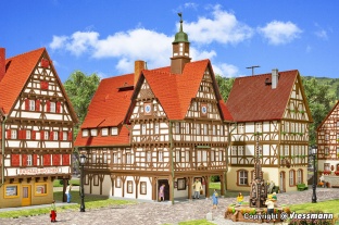 Kibri 38907 Rathaus in Bad Urach H0