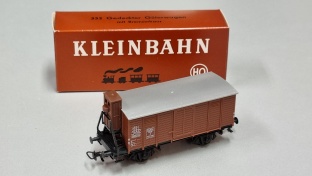 Kleinbahn 332 �BB Gedeckter G�terwagen rotbraun H0