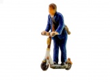 Noch 10607 Mann auf E-Scooter H0
